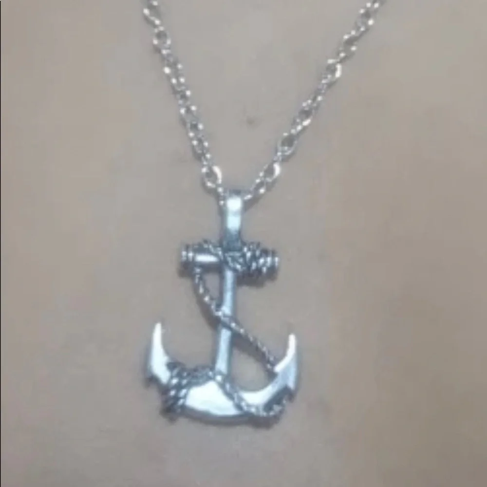 Anchor Necklace- Silver - Picture 2 of 3
